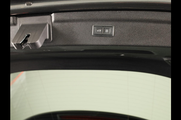 Audi Q3 Sportback 45 TFSI e S Edition 245pk | Verlengde garantie | Navigatie | Verwarmnbare voorstoelen | Dode hoek detectie | Adaptieve cruise controle