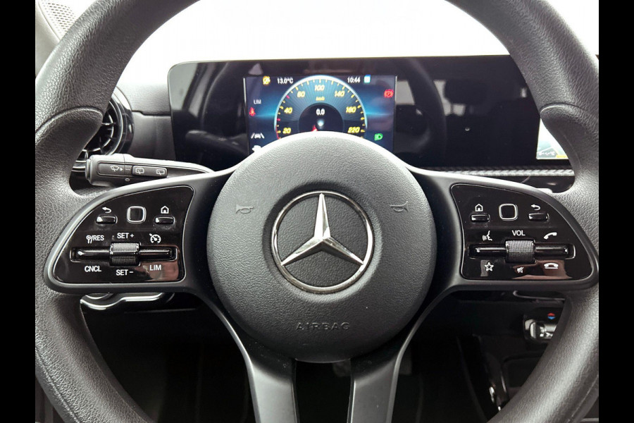 Mercedes-Benz A-Klasse 200 NAVI | CRUISE | 18” AMG | STOELVERWARMING