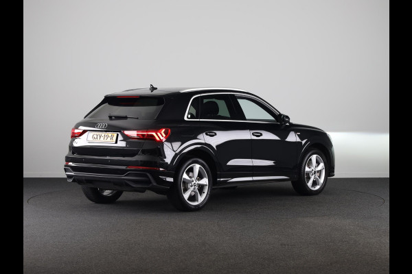 Audi Q3 45 TFSI e S edition 245pk | Navigatie | Stoelverwarming | 19 inch lichtmetalen velgen | 3 spaak afgevlakt stuurwiel