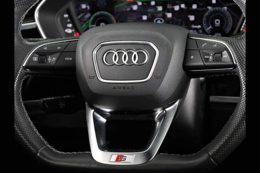 Audi Q3 45 TFSI e S edition 245pk | Navigatie | Stoelverwarming | 19 inch lichtmetalen velgen | 3 spaak afgevlakt stuurwiel