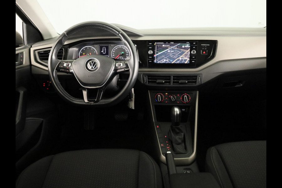 Volkswagen Polo 1.0 TSI Comfortline 95 PK DSG | Navigatie | Panorama dak | Parkeersensoren voor en achter | LM velgen |