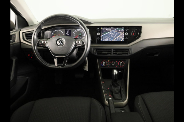 Volkswagen Polo 1.0 TSI Comfortline 95 PK DSG | Navigatie | Panorama dak | Parkeersensoren voor en achter | LM velgen |