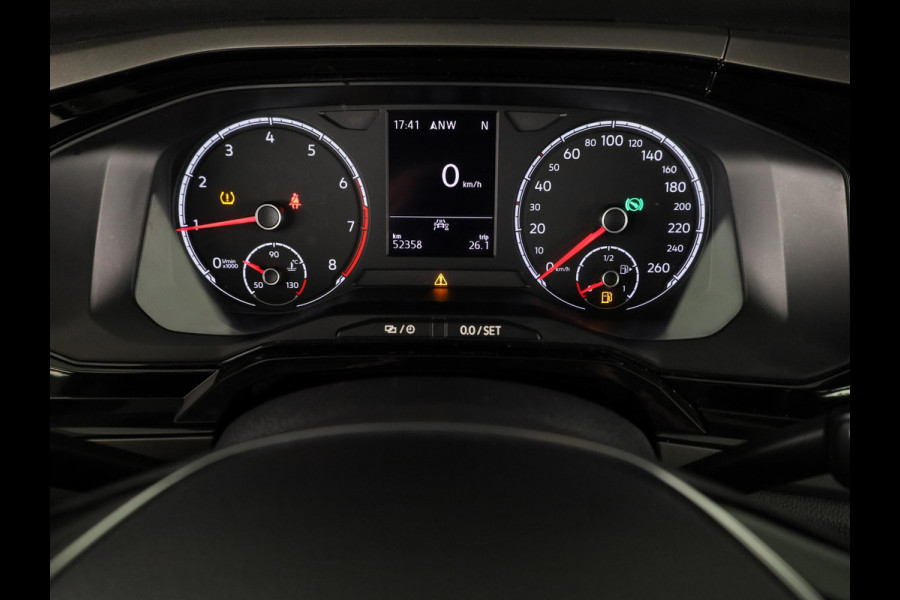 Volkswagen Polo 1.0 TSI Comfortline 95 PK DSG | Navigatie | Panorama dak | Parkeersensoren voor en achter | LM velgen |