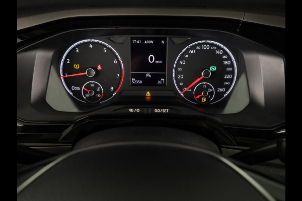 Volkswagen Polo 1.0 TSI Comfortline 95 PK DSG | Navigatie | Panorama dak | Parkeersensoren voor en achter | LM velgen |