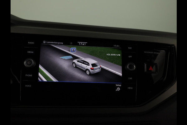 Volkswagen Polo 1.0 TSI Comfortline 95 PK DSG | Navigatie | Panorama dak | Parkeersensoren voor en achter | LM velgen |