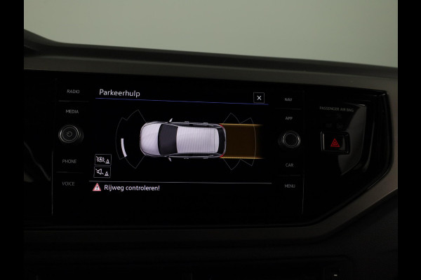 Volkswagen Polo 1.0 TSI Comfortline 95 PK DSG | Navigatie | Panorama dak | Parkeersensoren voor en achter | LM velgen |