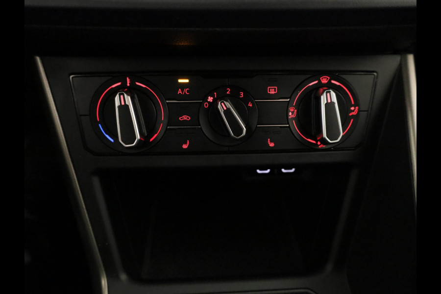 Volkswagen Polo 1.0 TSI Comfortline 95 PK DSG | Navigatie | Panorama dak | Parkeersensoren voor en achter | LM velgen |