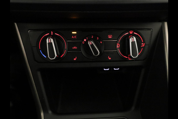 Volkswagen Polo 1.0 TSI Comfortline 95 PK DSG | Navigatie | Panorama dak | Parkeersensoren voor en achter | LM velgen |