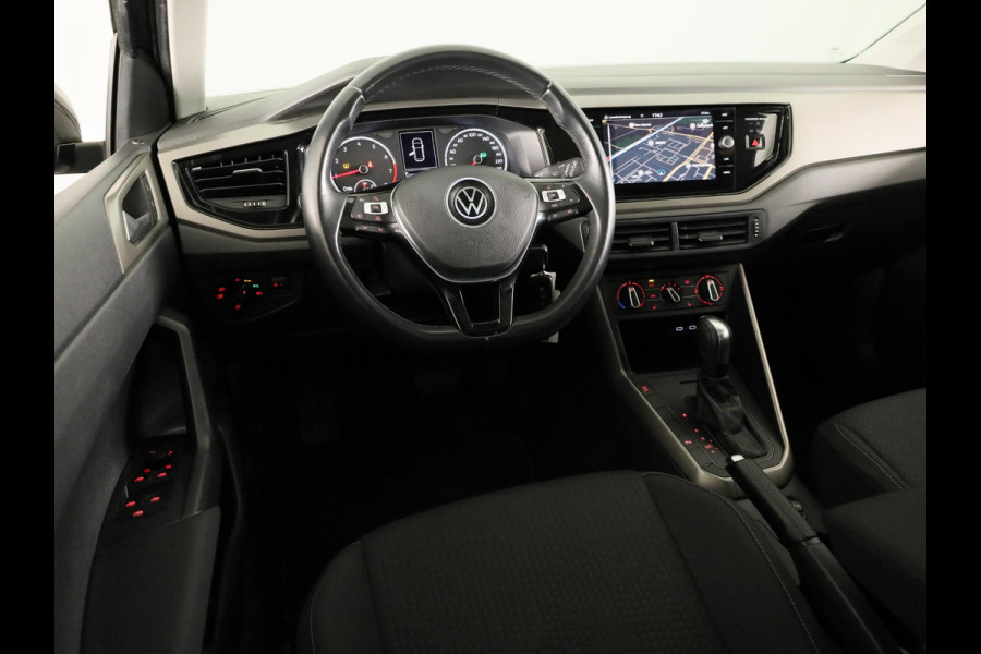 Volkswagen Polo 1.0 TSI Comfortline 95 PK DSG | Navigatie | Panorama dak | Parkeersensoren voor en achter | LM velgen |