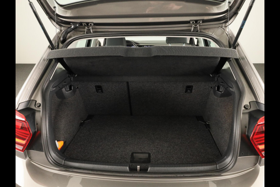 Volkswagen Polo 1.0 TSI Comfortline 95 PK DSG | Navigatie | Panorama dak | Parkeersensoren voor en achter | LM velgen |