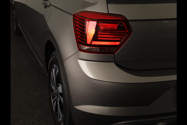 Volkswagen Polo 1.0 TSI Comfortline 95 PK DSG | Navigatie | Panorama dak | Parkeersensoren voor en achter | LM velgen |