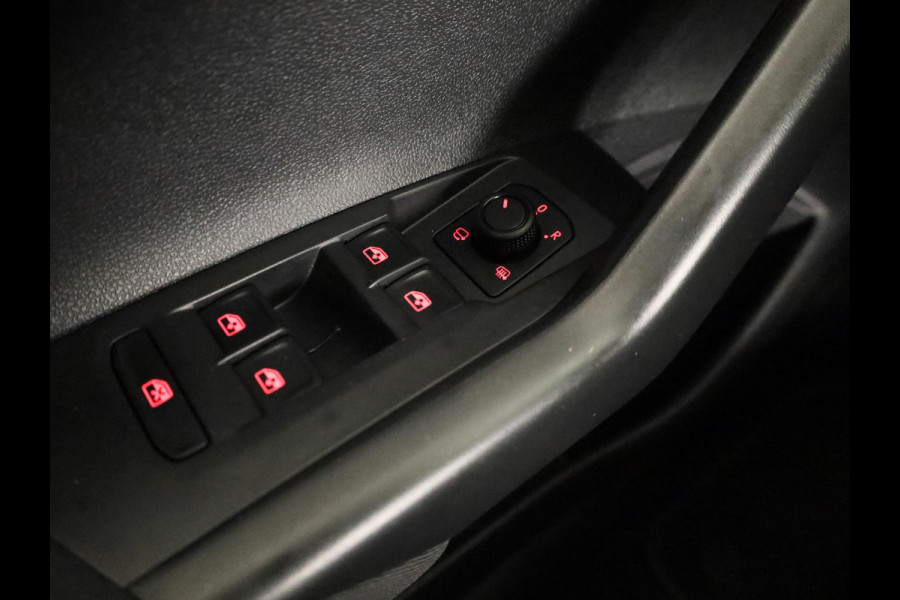 Volkswagen Polo 1.0 TSI Comfortline 95 PK DSG | Navigatie | Panorama dak | Parkeersensoren voor en achter | LM velgen |