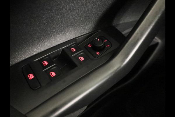 Volkswagen Polo 1.0 TSI Comfortline 95 PK DSG | Navigatie | Panorama dak | Parkeersensoren voor en achter | LM velgen |