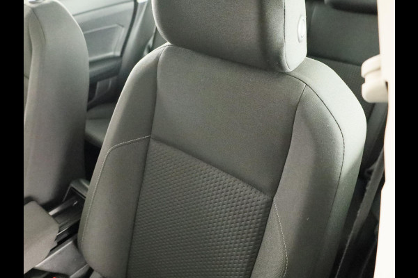 Volkswagen Polo 1.0 TSI Comfortline 95 PK DSG | Navigatie | Panorama dak | Parkeersensoren voor en achter | LM velgen |