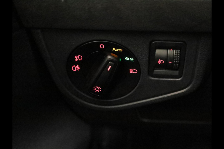 Volkswagen Polo 1.0 TSI Comfortline 95 PK DSG | Navigatie | Panorama dak | Parkeersensoren voor en achter | LM velgen |