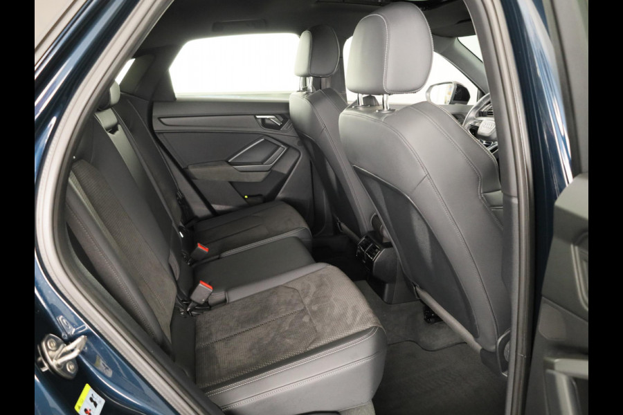 Audi Q3 Sportback 45 TFSI e S Edition 245 pk S-tronic | Navigatie | Panoramadak | Parkeersensoren | Adaptieve cruise control | S-Line