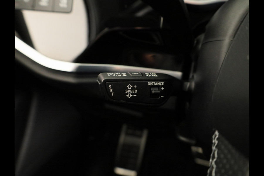 Audi Q3 Sportback 45 TFSI e S Edition 245 pk S-tronic | Navigatie | Panoramadak | Parkeersensoren | Adaptieve cruise control | S-Line