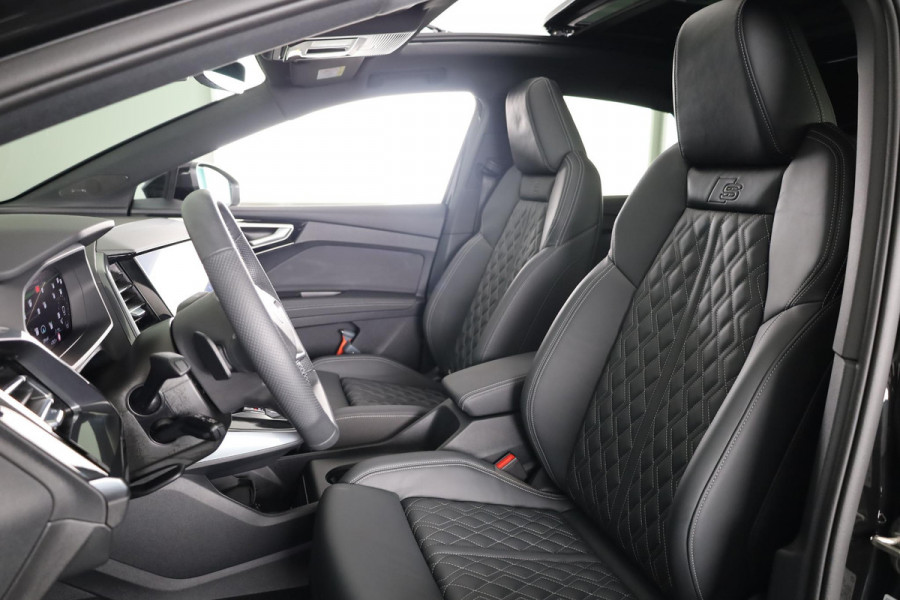Audi Q4 Sportback e-tron 45 quattro S Edition 82 kWh 286pk | Panoramadak | lederen bekleding | SONOS premium Audio | Parkeercamera|
