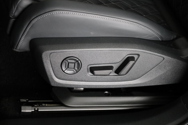 Audi Q4 Sportback e-tron 45 quattro S Edition 82 kWh 286pk | Panoramadak | lederen bekleding | SONOS premium Audio | Parkeercamera|