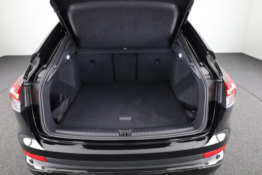 Audi Q4 Sportback e-tron 45 quattro S Edition 82 kWh 286pk | Panoramadak | lederen bekleding | SONOS premium Audio | Parkeercamera|