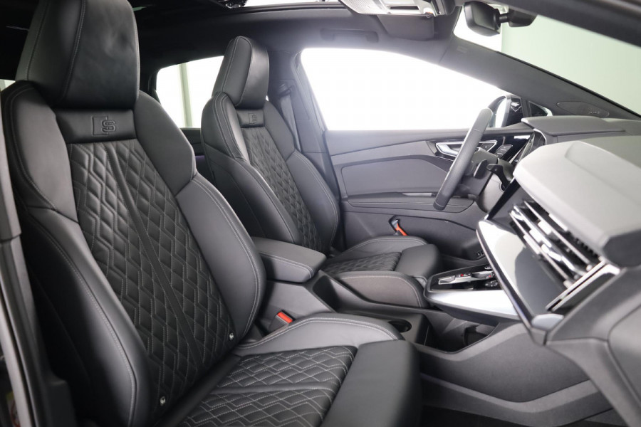 Audi Q4 Sportback e-tron 45 quattro S Edition 82 kWh 286pk | Panoramadak | lederen bekleding | SONOS premium Audio | Parkeercamera|
