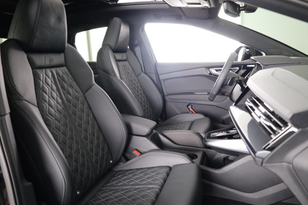 Audi Q4 Sportback e-tron 45 quattro S Edition 82 kWh 286pk | Panoramadak | lederen bekleding | SONOS premium Audio | Parkeercamera|