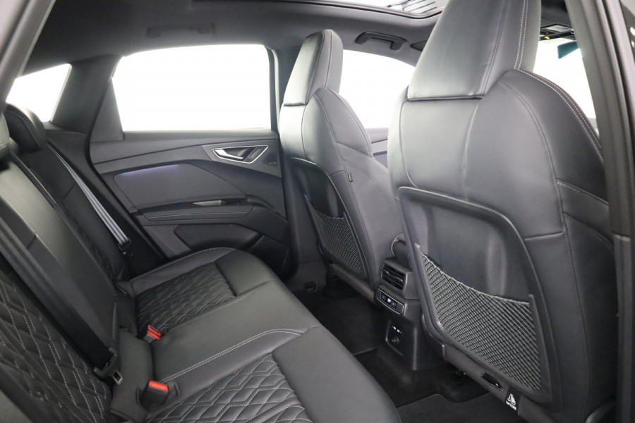 Audi Q4 Sportback e-tron 45 quattro S Edition 82 kWh 286pk | Panoramadak | lederen bekleding | SONOS premium Audio | Parkeercamera|