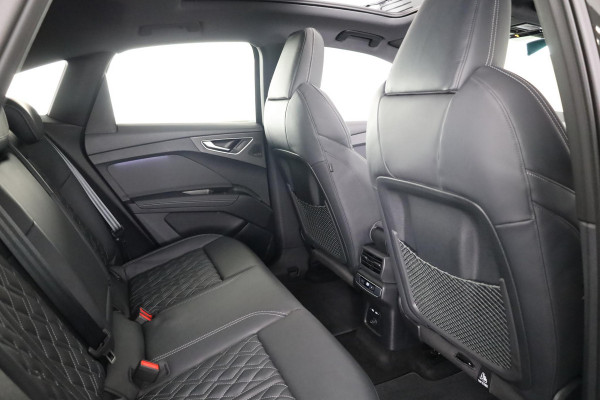 Audi Q4 Sportback e-tron 45 quattro S Edition 82 kWh 286pk | Panoramadak | lederen bekleding | SONOS premium Audio | Parkeercamera|