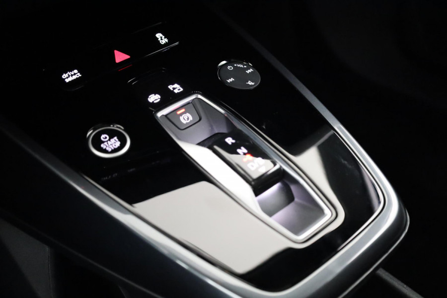 Audi Q4 Sportback e-tron 45 quattro S Edition 82 kWh 286pk | Panoramadak | lederen bekleding | SONOS premium Audio | Parkeercamera|