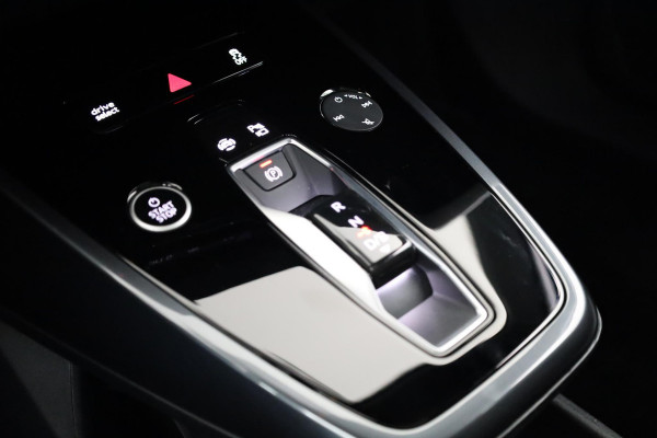 Audi Q4 Sportback e-tron 45 quattro S Edition 82 kWh 286pk | Panoramadak | lederen bekleding | SONOS premium Audio | Parkeercamera|