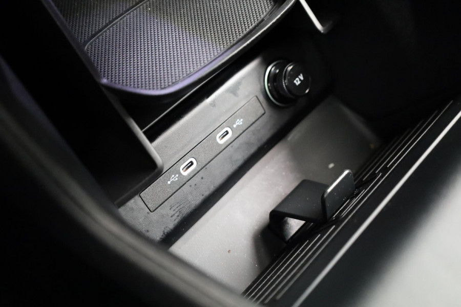 Audi Q4 Sportback e-tron 45 quattro S Edition 82 kWh 286pk | Panoramadak | lederen bekleding | SONOS premium Audio | Parkeercamera|