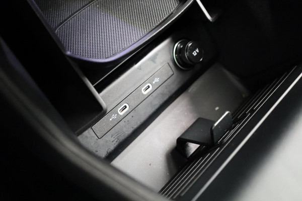 Audi Q4 Sportback e-tron 45 quattro S Edition 82 kWh 286pk | Panoramadak | lederen bekleding | SONOS premium Audio | Parkeercamera|