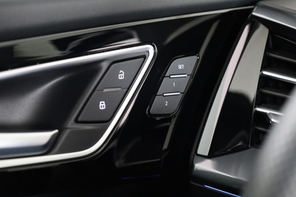 Audi Q4 Sportback e-tron 45 quattro S Edition 82 kWh 286pk | Panoramadak | lederen bekleding | SONOS premium Audio | Parkeercamera|