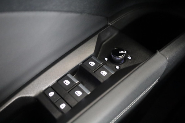 Audi Q4 Sportback e-tron 45 quattro S Edition 82 kWh 286pk | Panoramadak | lederen bekleding | SONOS premium Audio | Parkeercamera|