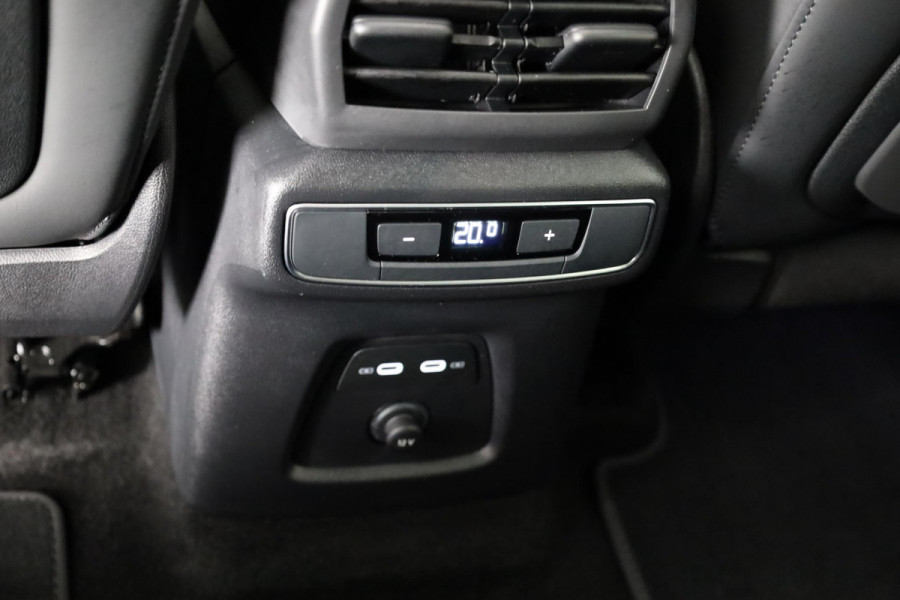 Audi Q4 Sportback e-tron 45 quattro S Edition 82 kWh 286pk | Panoramadak | lederen bekleding | SONOS premium Audio | Parkeercamera|