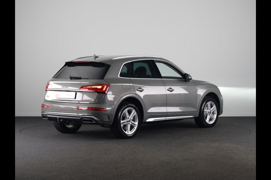Audi Q5 50 TFSI e S edition 299 pk S-tronic | Navigatie | Parkeersensoren | Achteruitrijcamera | Autom. airco (3 zones) |