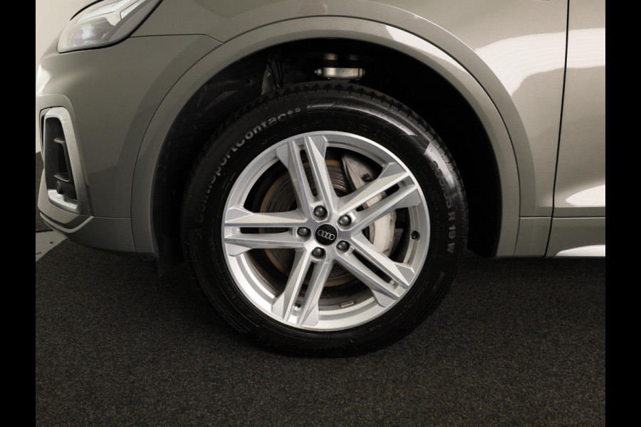 Audi Q5 50 TFSI e S edition 299 pk S-tronic | Navigatie | Parkeersensoren | Achteruitrijcamera | Autom. airco (3 zones) |
