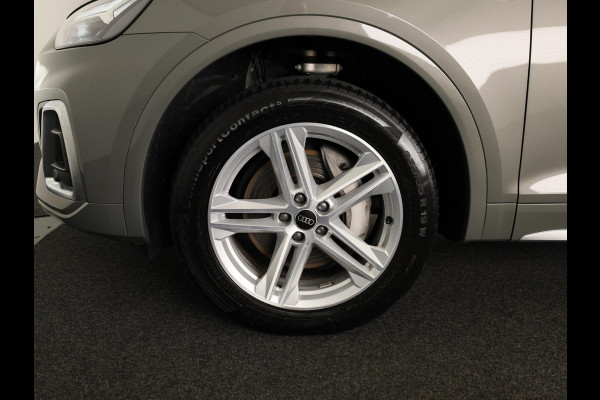 Audi Q5 50 TFSI e S edition 299 pk S-tronic | Navigatie | Parkeersensoren | Achteruitrijcamera | Autom. airco (3 zones) |