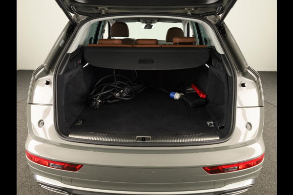 Audi Q5 50 TFSI e S edition 299 pk S-tronic | Navigatie | Parkeersensoren | Achteruitrijcamera | Autom. airco (3 zones) |
