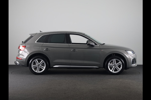 Audi Q5 50 TFSI e S edition 299 pk S-tronic | Navigatie | Parkeersensoren | Achteruitrijcamera | Autom. airco (3 zones) |