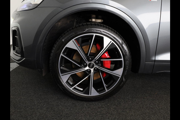 Audi Q5 50 TFSI e S edition Competition 299pk | Adaptieve cruise controle | Stoelverwarming | 21 inch Lichtmetalen velgen | Navigatie