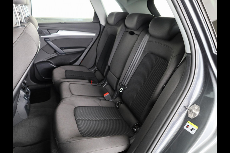 Audi Q5 50 TFSI e S edition Competition 299pk | Adaptieve cruise controle | Stoelverwarming | 21 inch Lichtmetalen velgen | Navigatie