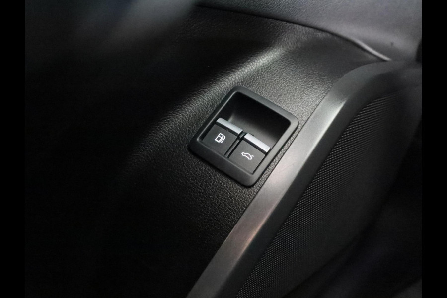 Audi Q5 Sportback 50 TFSI e S edition 299pk | Navigatie | Trekhaak | Parkeercamera | Stoelverwarming | Lichtmetalen velgen