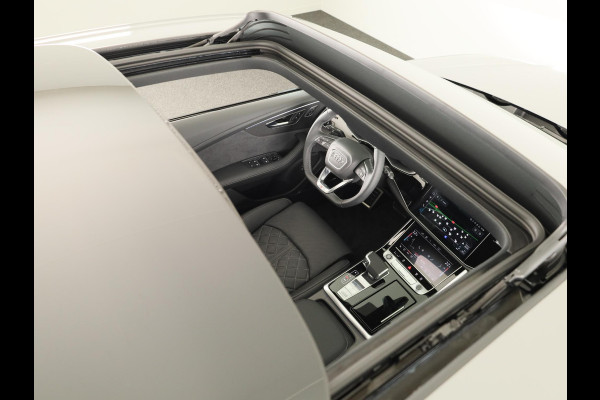 Audi Q8 60 TFSI e quattro Pro Line S Competition 490 PK | Panoramadak | Vier wiel besturen | Exclusive lak | Stoel ventilatie | Verlengde garantie |