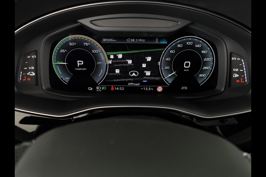 Audi Q8 60 TFSI e quattro Pro Line S Competition 490 PK | Panoramadak | Vier wiel besturen | Exclusive lak | Stoel ventilatie | Verlengde garantie |