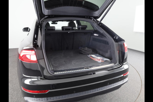 Audi Q8 55 TFSI e quattro Pro Line S 394pk | Panoramadak | Lederen bekleding | Head Up Display | Luchtvering | Trekhaak