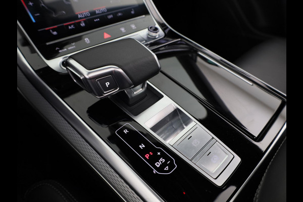 Audi Q8 55 TFSI e quattro Pro Line S 394pk | Panoramadak | Lederen bekleding | Head Up Display | Luchtvering | Trekhaak