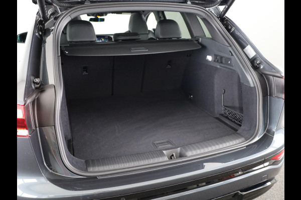 Audi Q6 e-tron S edition 83 kWh | 360 Camera | Panoramadak | Bijrijdersscherm | Privacy Glass | Alarm klasse 5 |