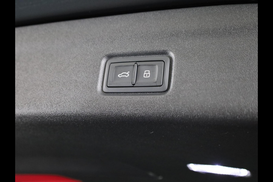 Audi Q6 e-tron S edition 83 kWh | 360 Camera | Panoramadak | Bijrijdersscherm | Privacy Glass | Alarm klasse 5 |