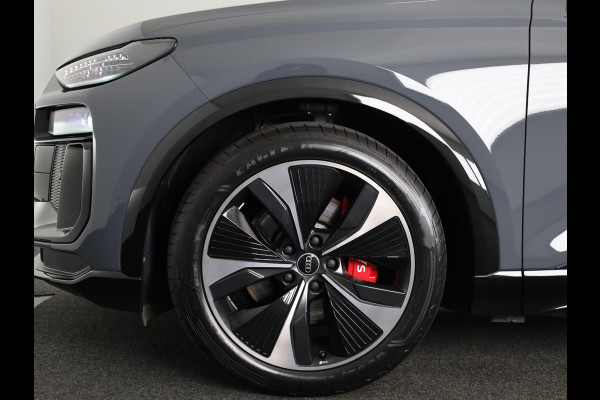 Audi SQ6 e-tron quattro 100 kWh 490pk | Panoramadak | B&O Audio | Electrisch verstelbare voorstoelen + geheugen bestuurderstoel | MMI Experience Pro